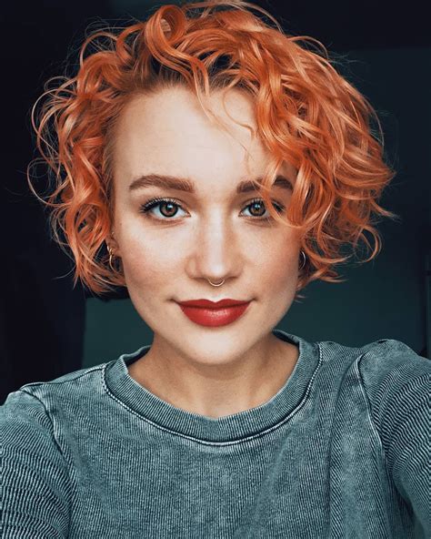 Chocolate brown short hair with side part. 60+ Popular Short Curly Hair Ideas » Hairstyles Pictures