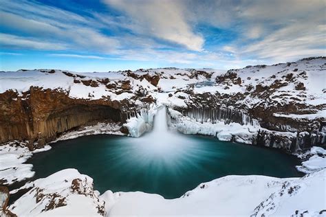 Breathtaking Landscapes Convey The Dazzling Beauty Of Iceland Snow