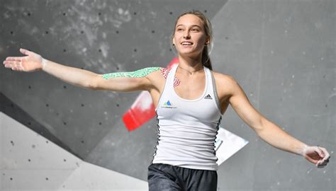 As expected, janja garnbret finishes the combined with gold, making her double world champion this year (bouldering, combined), with a silver medal in lead. Janja Garnbret za ime tedna na Valu 202 | Friko.si ...
