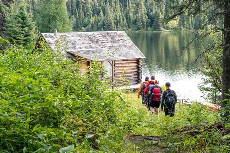 The 10 Best Hiking Trails In Canada Readers Digest Canada