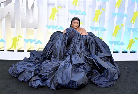 All The Best Red Carpet Looks From The 2022 Vmas