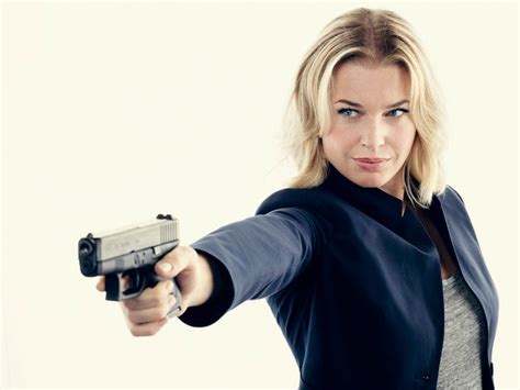 Rebecca Romijn On The Fun Approach Of The Librarians Ign