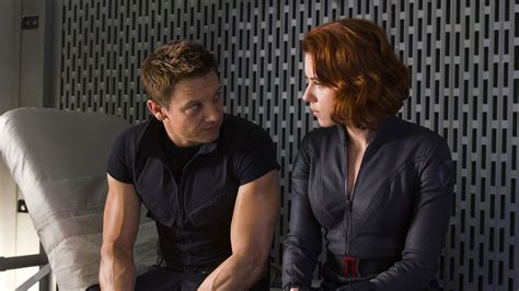 5 Signs Avengers Black Widow And Hawkeye Are Totally In Love Shiprecced