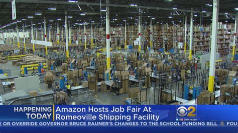 Amazon Hiring 2500 At Chicago Area Job Fair Youtube