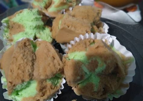 Balikkan, goreng hingga kedua sisinya masak, angkat. Resep Bolu Kukus Santan Anti Gagal / 11 Bahan Masak Bolu ...