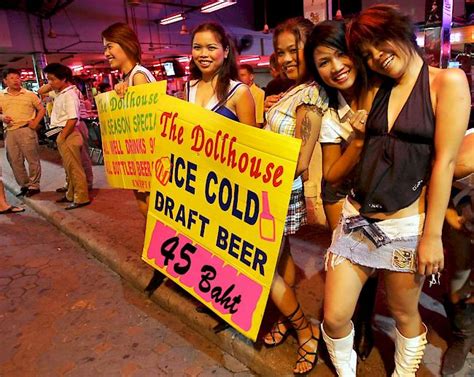 Verlockende Angebote Thailänderinnen Auf Den Strassen Pattayas