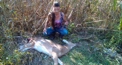 Missouri Hunter Becomes First Modern Female To Harvest A Deer With An Atlatl Wide Open Spaces