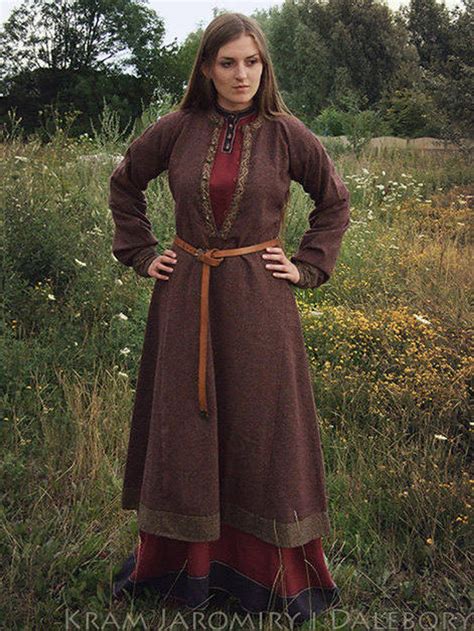 Early Medieval Coat For Woman Viking Slav Reenactment Etsy Viking Clothing Viking Dress