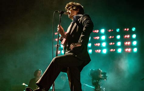 Watch Arctic Monkeys Reunite With Miles Kane For 505 In London