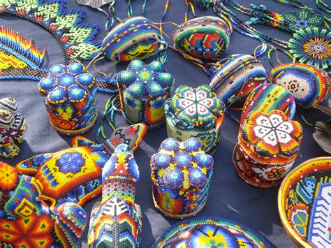 Artesanias Tipicas De Malinalco ARTESANIA HUICHOL En Malinalco