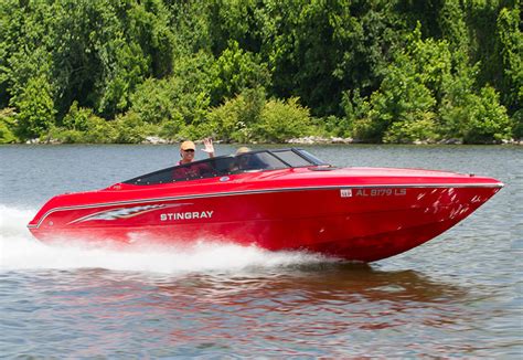 The stingray has a very interesting shape to it. Stingray 220SX 2006 for sale for $28,500 - Boats-from-USA.com