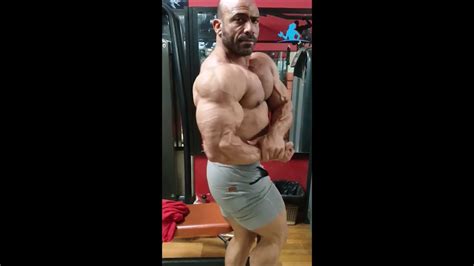 Arab Muscle Beef Posing In The Gym Youtube