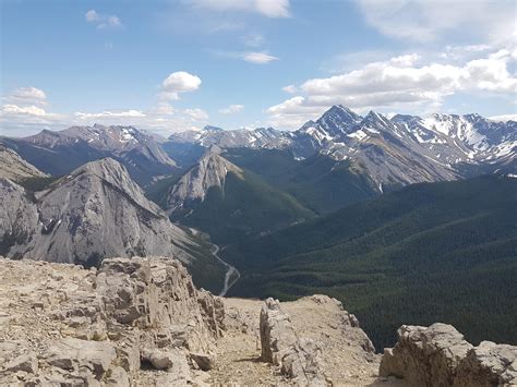 The Best Day Hikes In Jasper National Park 2023