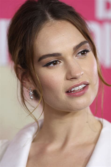 Sequel, the british actress will be playing a younger version of meryl streep's beloved. Lily James - Wikipédia, a enciclopédia livre