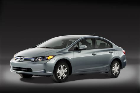 To use jumper cables to jump start the dead battery of your vehicle, you must first locate a car with a good battery. 日本自動車デザインコーナー 「Japanese Car Design Corner」: New Honda Civic (USDM) officially revealed
