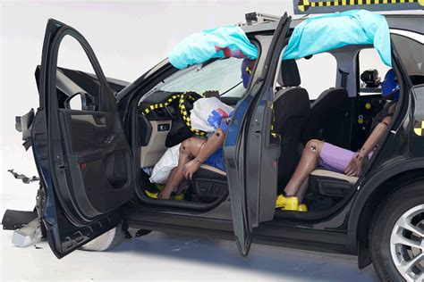 Small Crossovers Struggle In Tougher Iihs Crash Test Automotive News