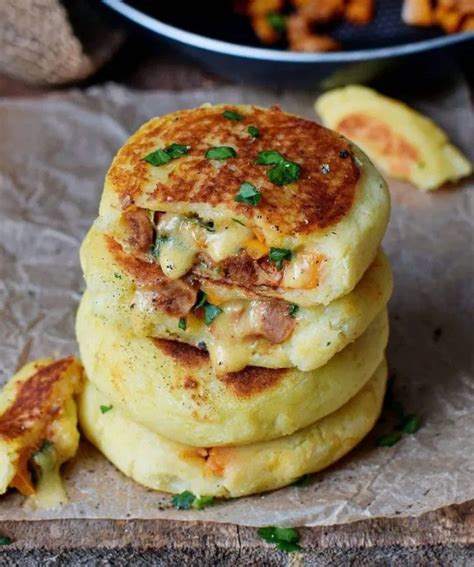 Cook on a medium heat with a lid until the mushrooms are completely cooked. Amazing Stuffed Potato Cakes Recipe | Social Chef in 2020 ...