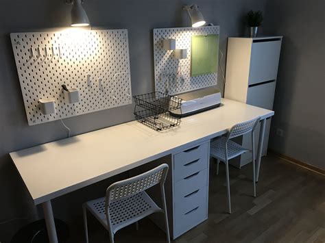 Create a small cricut craft room on a budget! Cricut craft room and desk setup with all products from ...
