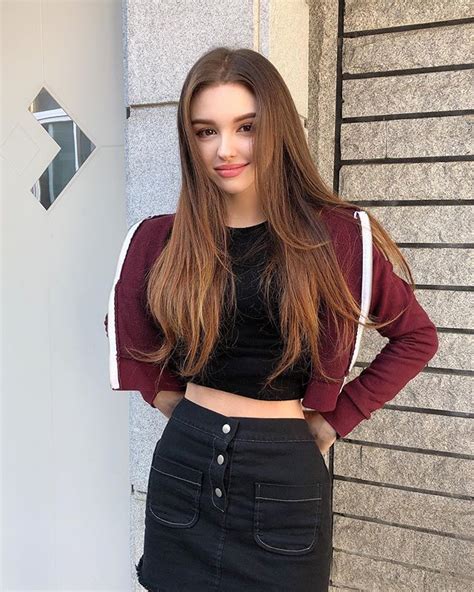 엘리나 Elina Karimova♡ Elina 2 2 • Instagram写真と動画 Agnes Leather Skirt Crop Tops Female Skirts