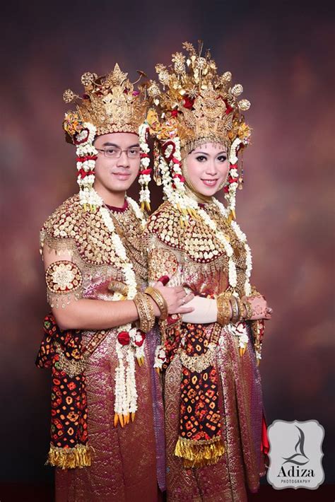 South Sumatras Wedding Couple With Traditonal Outfit Aesan Gede