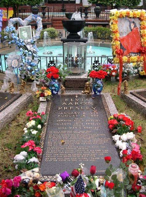 Elvis Presleys Grave Graceland Memphis Tn Editorial Stock Photo