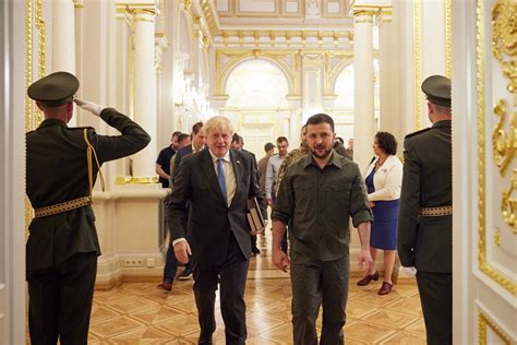 boris johnson pays a second surprise visit to kyiv the new york times