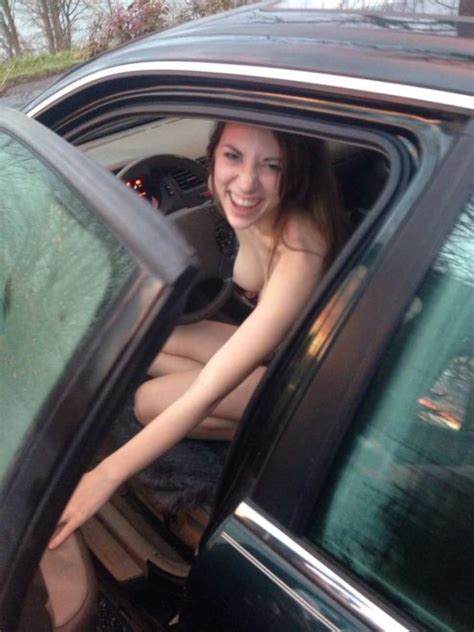 caught naked in her car foto porno eporner