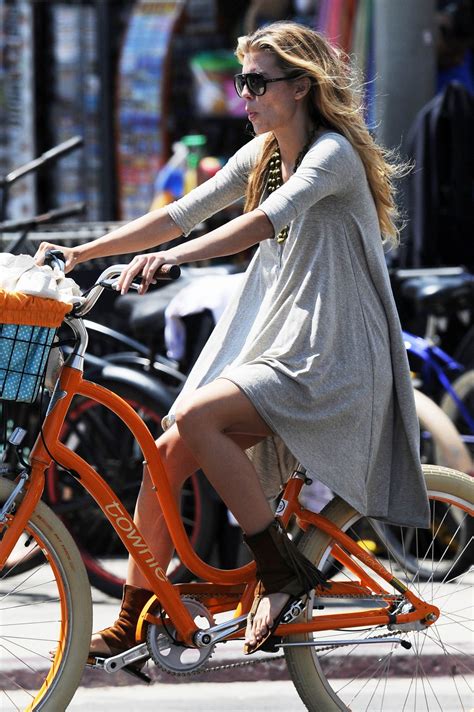 AnnaLynne McCord Cycling Home From Lunch In Venice August 2014