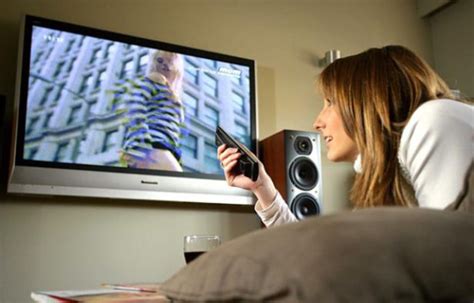 Regarder La Télé Un Loisir Que Les Français Pratiquent De Plus En Plus