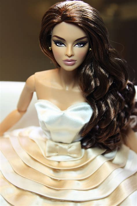 The most beautiful collection of doll's in the world these dolls have needed a total amount of 17 years (34,000) hours of handwork in order to be prepared. The Most Beautiful Girl In The World | Beautiful barbie ...