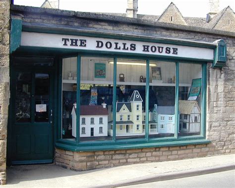 The Original And Still The Best London Dollshouse Showcase