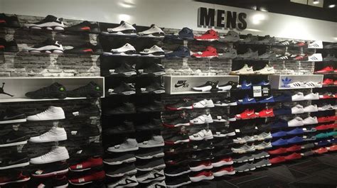 We carry men's tennis shoes made for all playing surfaces from top brands like nike, new balance, adidas & more. Anderson Hibbett Sports (Anderson Mall) | N Main St