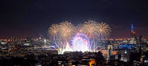 Premium Photo The London New Year Fireworks Display