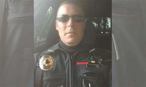 Fake Cop Points Gun At Driver On I 5 Tries To Pull Him Over