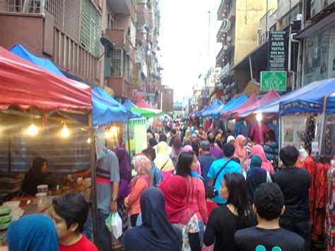 Jumlah kehadiran pengunjung di bazar aidilfitri dan pasar malam jalan tar mencecah hingga 20,000 pada hari sabtu yang mendaftar melalui mysejahtera, sekali gus menunjukkan ada jumlah yang besar. DUNIA KU KAN KU TERJAH...: PASAR MALAM YANG HEAVEN...JALAN ...