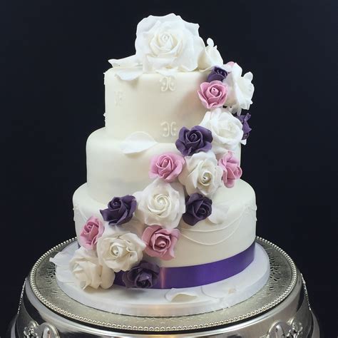 Clock Tower Cakes Wedding Cakes And Favours In Biggleswade