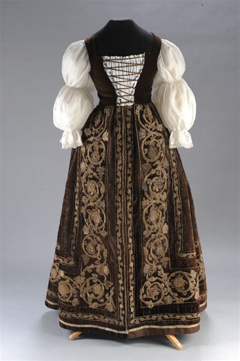Skirt Ca 1610 16th Century Fashion 17th Century Fashion 17th
