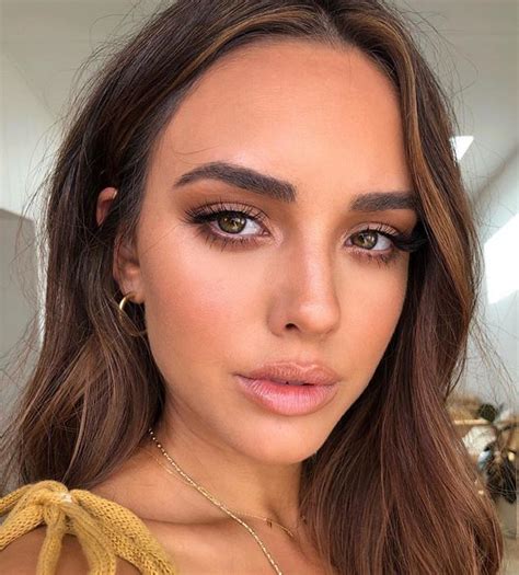 Servin' up some sultry summer vibes 💫 Makeup by ...