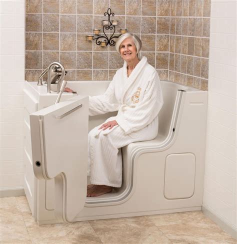 Safe Design Solutions For Senior Friendly Bathrooms Kukun Handicap