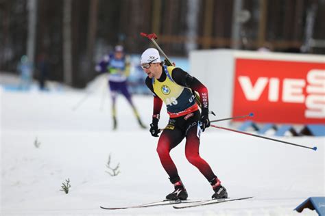 Sturla holm lægreid (born 20 february 1997) is a norwegian biathlete. Biathlon | Kontiolahti : Johannes Boe devant des Français ...