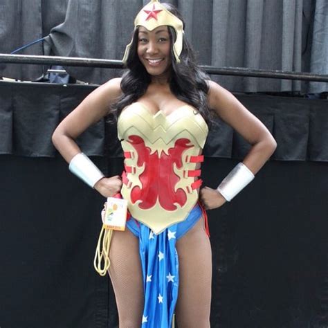 Her Universe Wonder Woman Activewear Line Popsugar Fitness