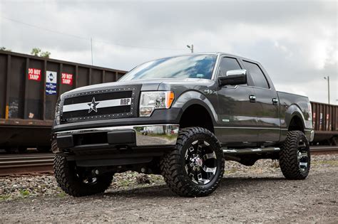 New 6 bds lift kit, fox shocks, 22 fuel lockdown wheels, nitto 35 ridge grapplers, moonroof, big screen navigation, b&o unleashed sound, power tailgate, trailer assist, leather bucket seats and more! Custom 2012 Ford F150 EcoBoost on Behance