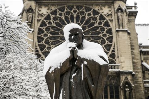 The Biggest Snow In Decades Just Fell In Paris Heres What It Looked