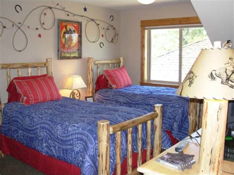 The wild west cowboy themed room has a few different decorating options visit the following theme bedrooms for more decorating ideas to go with the western cowboy theme. Decorating A Cowboy Western Boys Bedroom - Ideas
