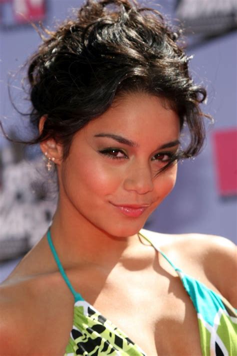 Hollywood All Stars Vanessa Hudgens Profile Bio And Pictures Wallpapers