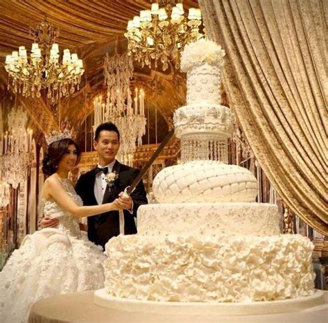 Amazingly Unique Wedding Cakes Canvas Factory