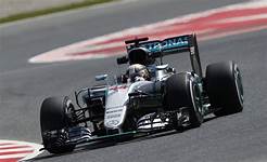 Lewis Hamilton Mercedes W07 Hybrid Spain GP F1 2016 chicane Foto ...