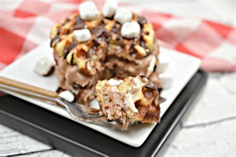 Every bite has a shortbread layer that's that's when these keto smores bars come to the rescue. BEST Keto Chaffles! Low Carb Smores Chaffle Idea ...