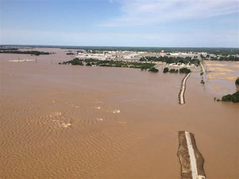 Breached Levees Flooding Extends Beyond Mandatory Flood Insurance Zone