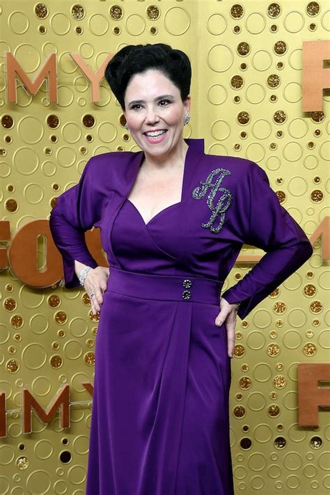 Alex Borstein S Emmys Acceptance Speech Implored Women To Step Out Of Line